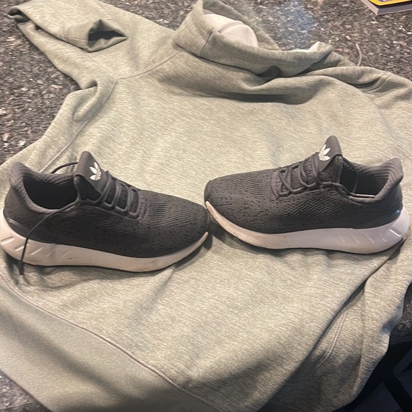 New adidas boys, clean - size 4.5Y, grey, clean home, worn 1x - Picture 2 of 6